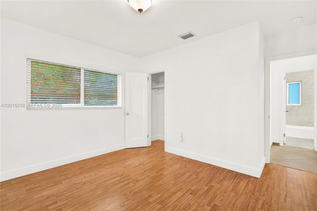 6890 SW 51st St, Miami, FL 33155