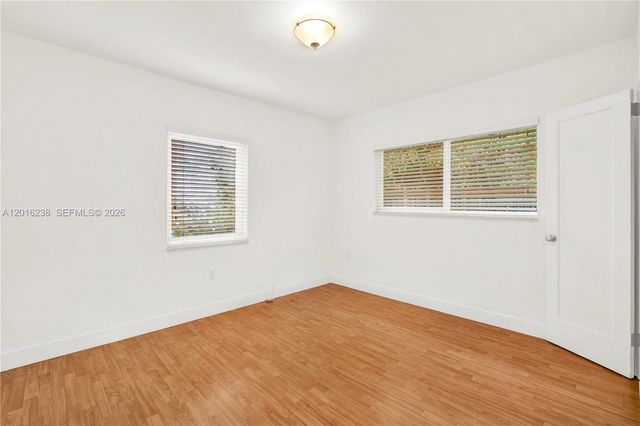 6890 SW 51st St, Miami, FL 33155