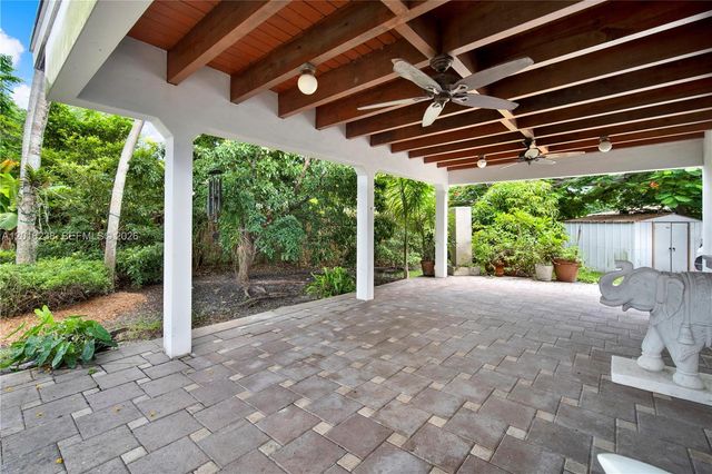 6890 SW 51st St, Miami, FL 33155