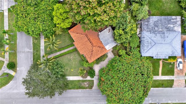 6890 SW 51st St, Miami, FL 33155