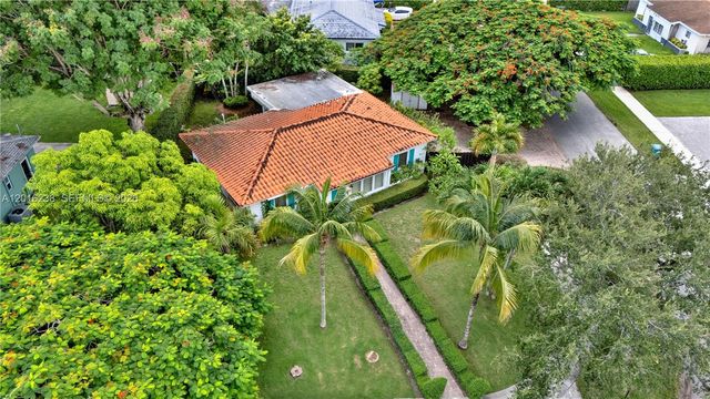 6890 SW 51st St, Miami, FL 33155