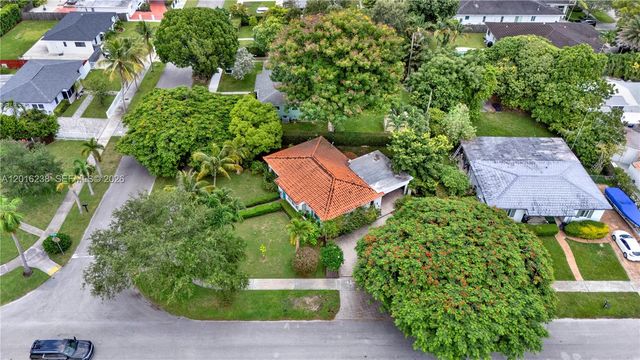 6890 SW 51st St, Miami, FL 33155