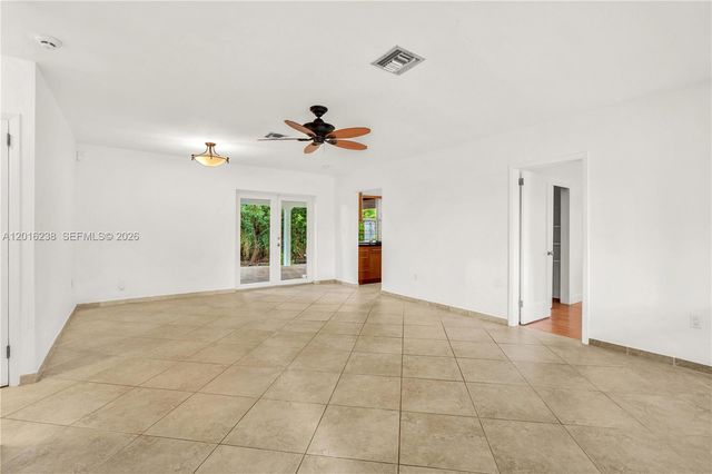6890 SW 51st St, Miami, FL 33155