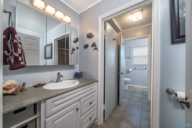 201 Puckett Road SW, Hartselle, AL 35640