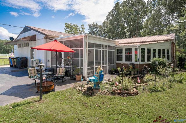 201 Puckett Road SW, Hartselle, AL 35640