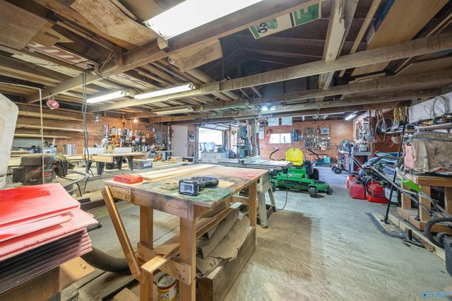 201 Puckett Road SW, Hartselle, AL 35640