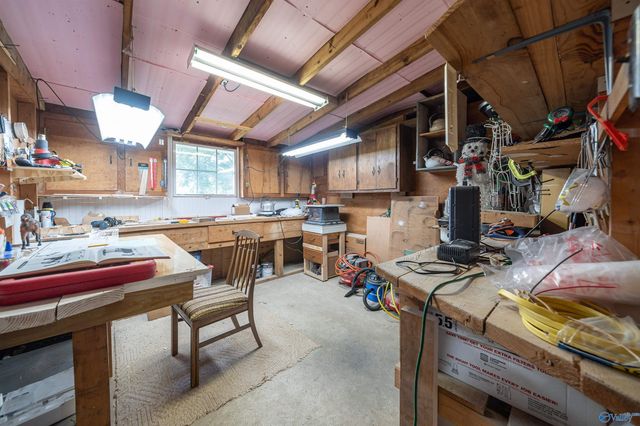 201 Puckett Road SW, Hartselle, AL 35640