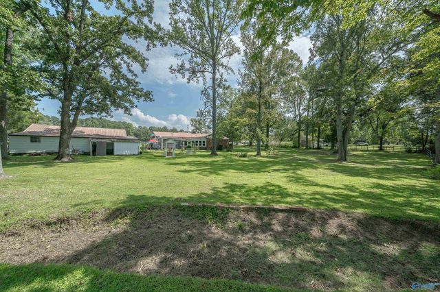 201 Puckett Road SW, Hartselle, AL 35640