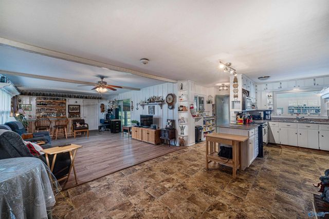 201 Puckett Road SW, Hartselle, AL 35640