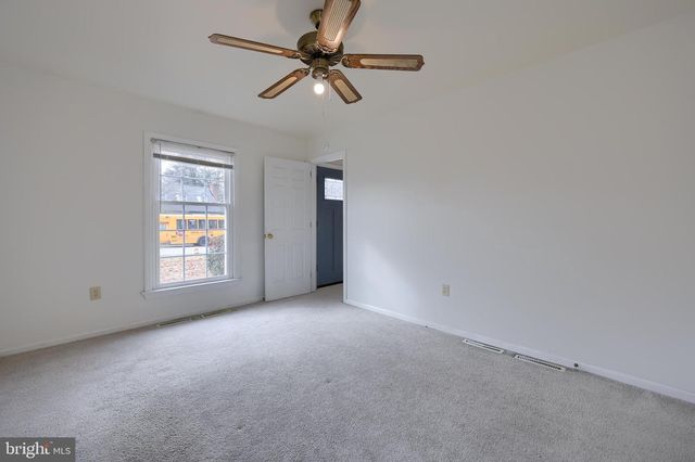 3213 MAPLECREST TER, Lancaster, PA 17601