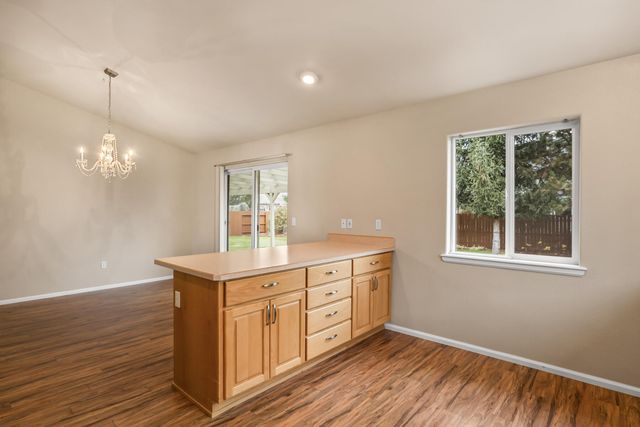 1707 NW 20th Street, Redmond, OR 97756