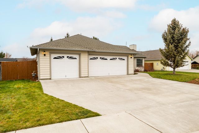 1707 NW 20th Street, Redmond, OR 97756
