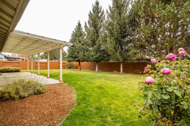 1707 NW 20th Street, Redmond, OR 97756