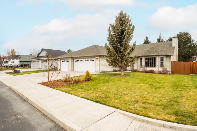 1707 NW 20th Street, Redmond, OR 97756