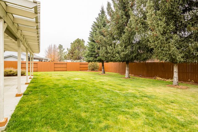 1707 NW 20th Street, Redmond, OR 97756