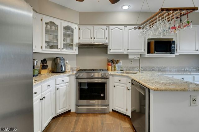 10 Rushmore Ln, Allamuchy Twp., NJ 07840