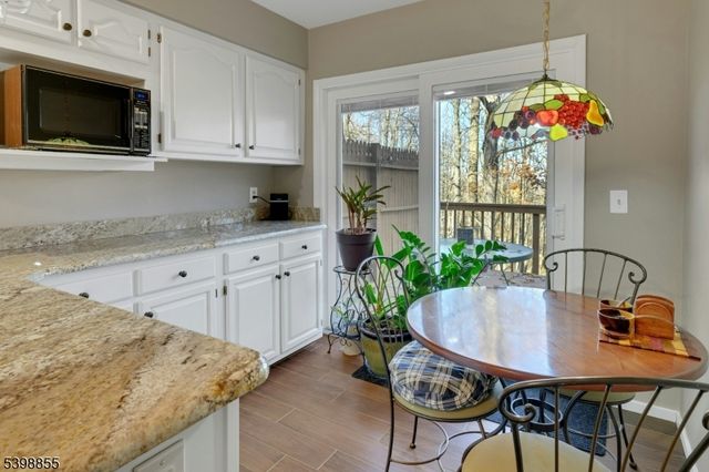 10 Rushmore Ln, Allamuchy Twp., NJ 07840