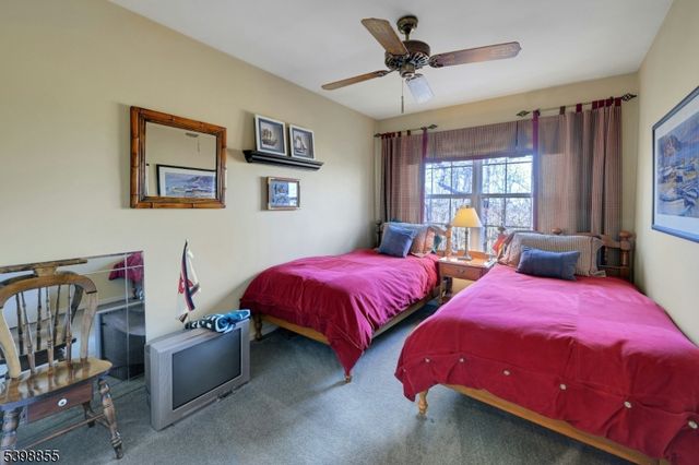 10 Rushmore Ln, Allamuchy Twp., NJ 07840