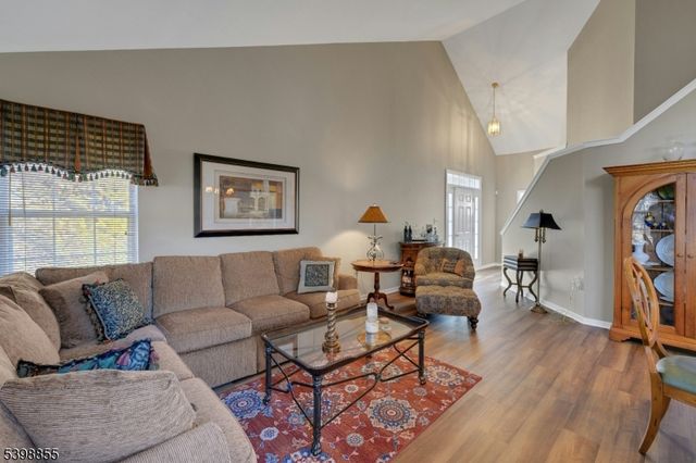 10 Rushmore Ln, Allamuchy Twp., NJ 07840