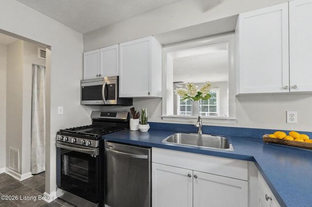 6905 Homestead Dr, Louisville, KY 40214