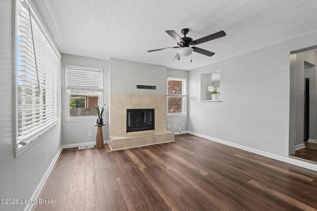 6905 Homestead Dr, Louisville, KY 40214