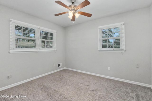 6905 Homestead Dr, Louisville, KY 40214