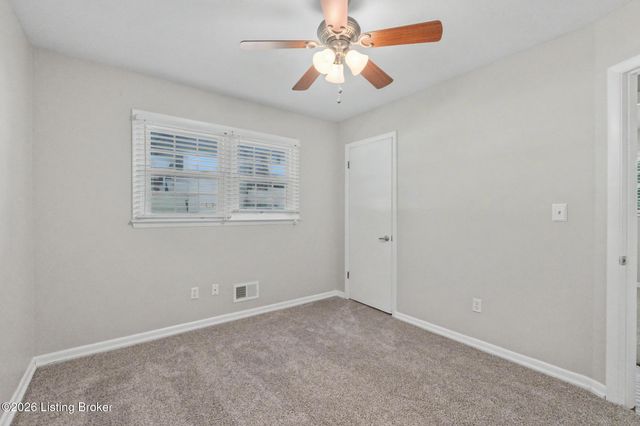 6905 Homestead Dr, Louisville, KY 40214