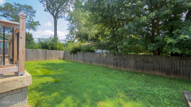 6905 Homestead Dr, Louisville, KY 40214