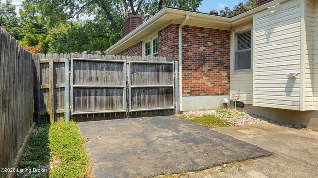 6905 Homestead Dr, Louisville, KY 40214