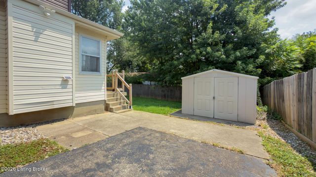 6905 Homestead Dr, Louisville, KY 40214
