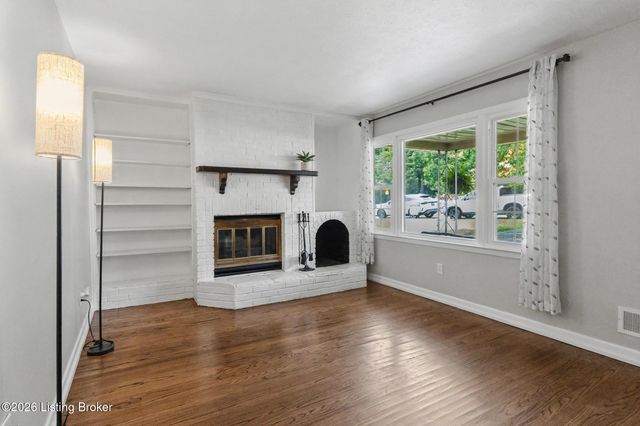 6905 Homestead Dr, Louisville, KY 40214