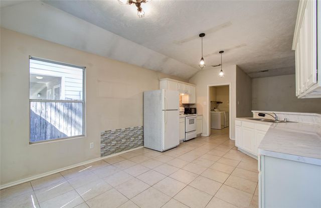 98 S Vesper Bend Circle, The Woodlands, TX 77382