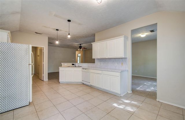 98 S Vesper Bend Circle, The Woodlands, TX 77382