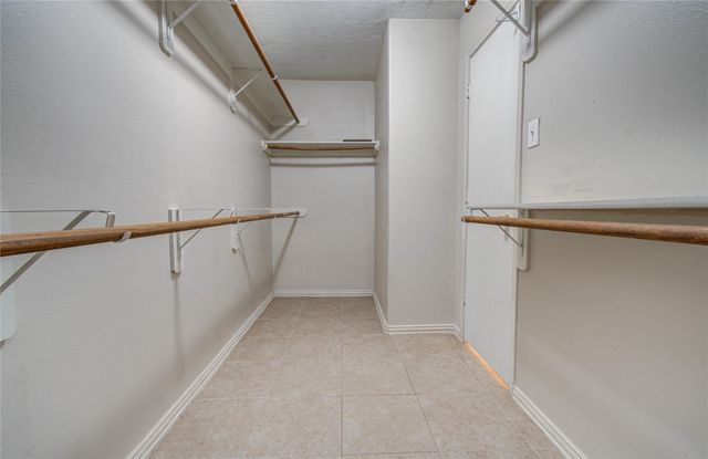 98 S Vesper Bend Circle, The Woodlands, TX 77382