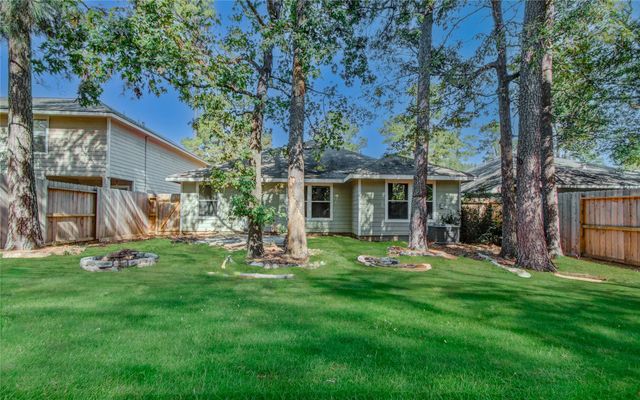 98 S Vesper Bend Circle, The Woodlands, TX 77382