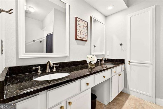 3777 Peachtree Road NE 1221, Brookhaven, GA 30319