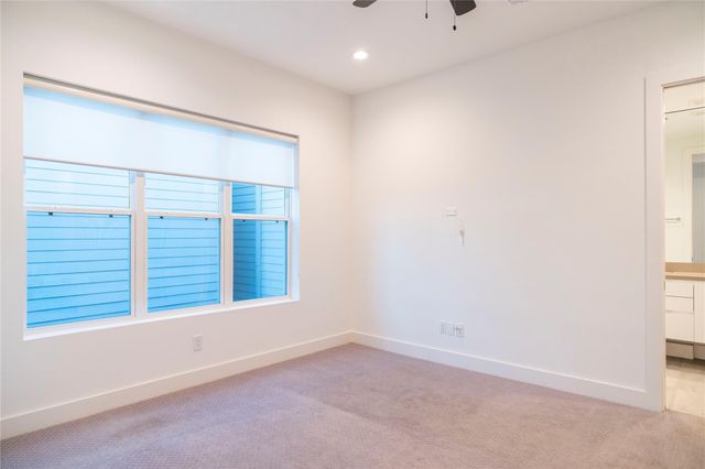 5869 E Post Oak Lane, Houston, TX 77055