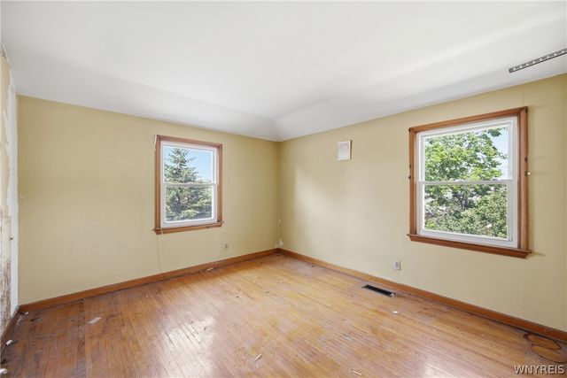 221 Woodmere Drive, Tonawanda, NY 14150