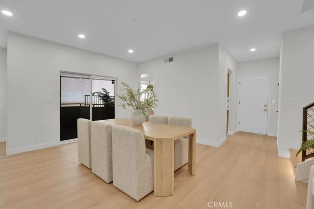 621 E Olive Avenue 106, Burbank, CA 91501