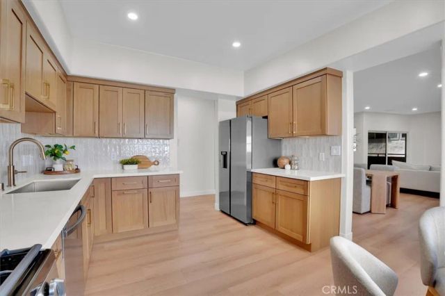 621 E Olive Avenue 106, Burbank, CA 91501