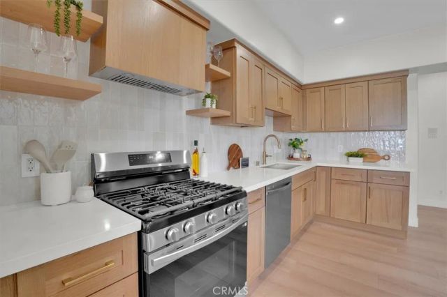 621 E Olive Avenue 106, Burbank, CA 91501