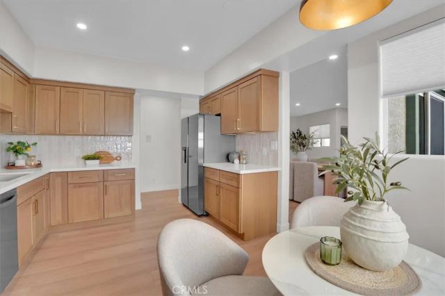 621 E Olive Avenue 106, Burbank, CA 91501