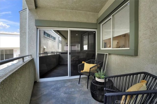 621 E Olive Avenue 106, Burbank, CA 91501