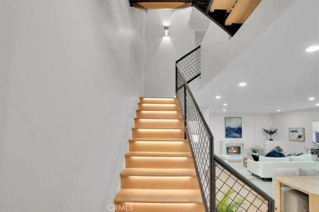 621 E Olive Avenue 106, Burbank, CA 91501