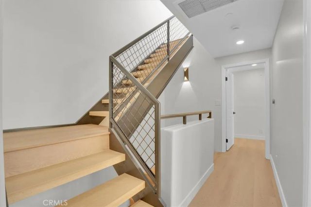621 E Olive Avenue 106, Burbank, CA 91501