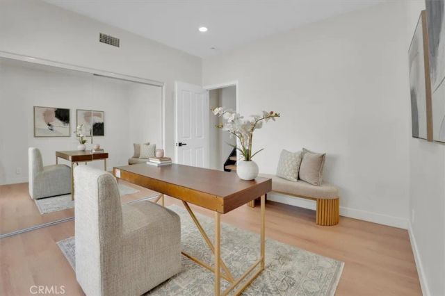 621 E Olive Avenue 106, Burbank, CA 91501
