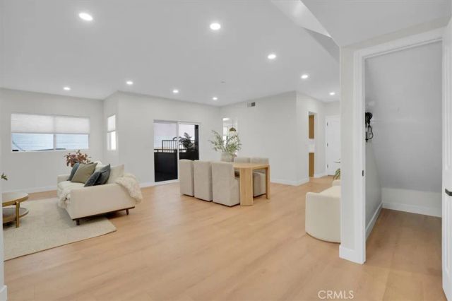 621 E Olive Avenue 106, Burbank, CA 91501