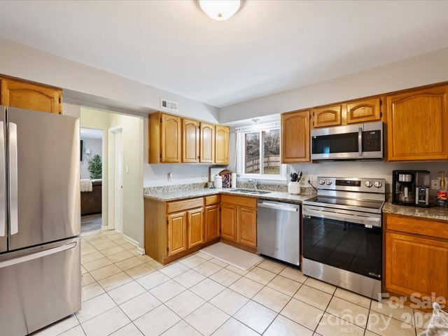 10233 Fairway Ridge Road, Charlotte, NC 28277