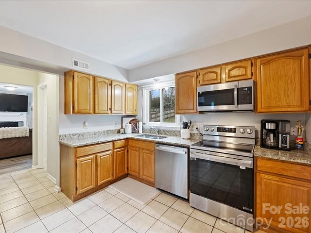 10233 Fairway Ridge Road, Charlotte, NC 28277