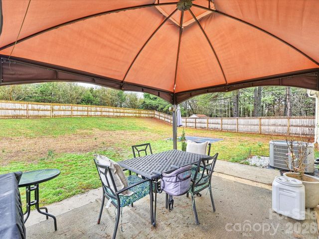 10233 Fairway Ridge Road, Charlotte, NC 28277